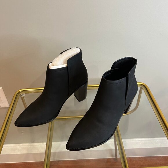 Coutgo Chunky Heel Ankle Bootie In Black - Picture 3 of 3